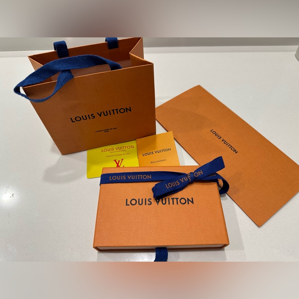 Authentic Louis Vuitton gift box and bag set for jewelry